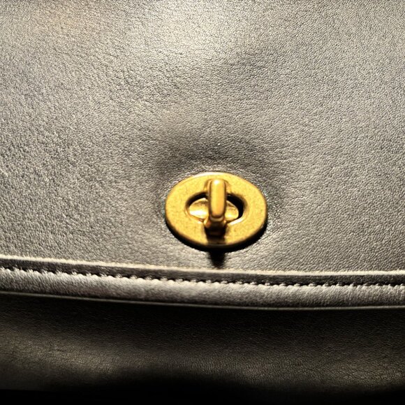 Vintage Coach Willis Shoulder Bag – Black Glove-Tanned Leather –Free Shipping - Picture 2 of 15